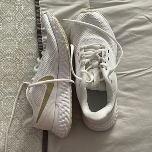 Nike women’s shoes size 6.5